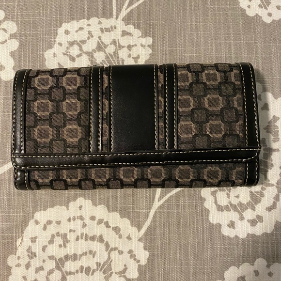 Nine West Handbags - Nine West Wallet